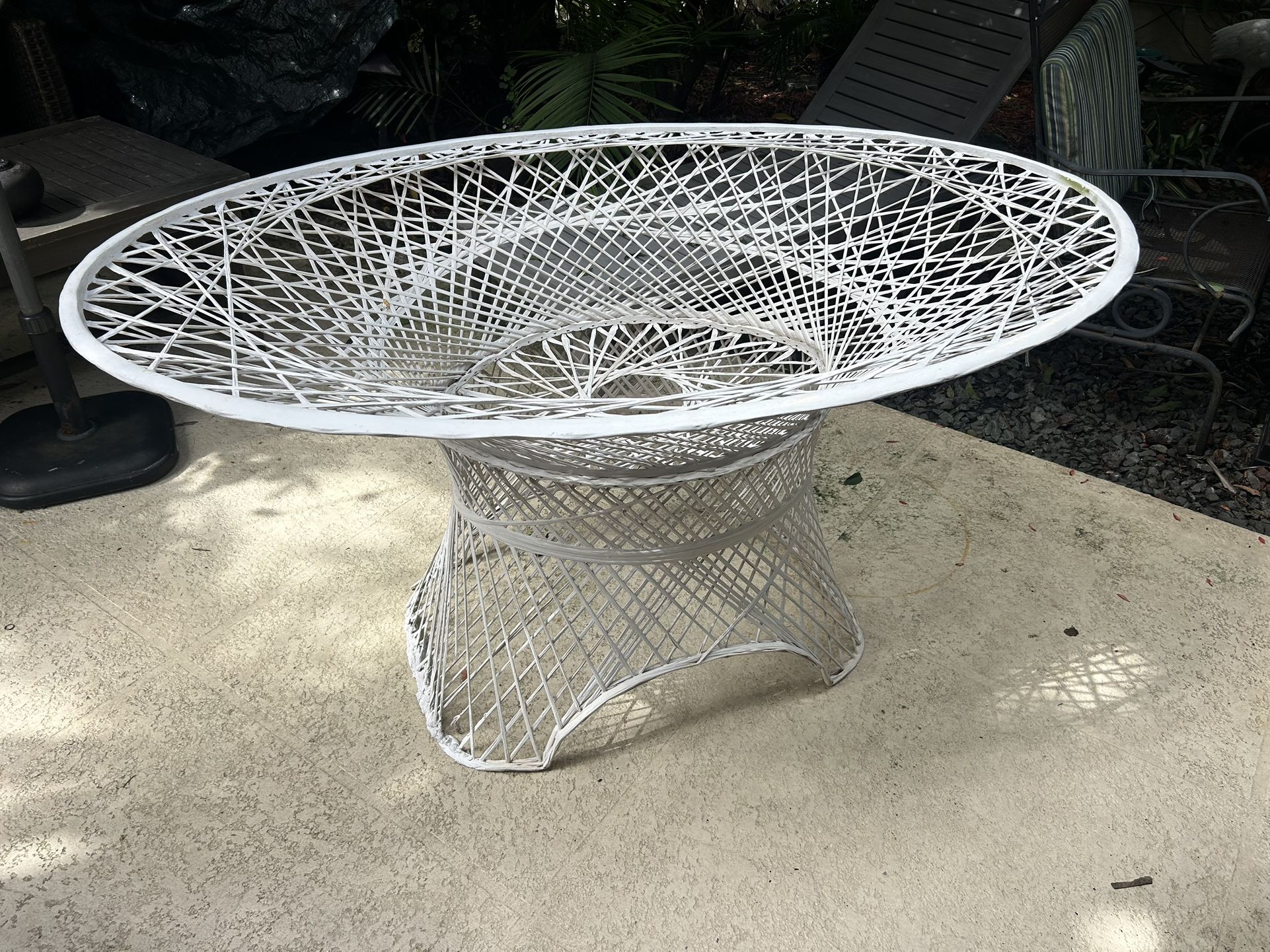 Russell Woodward spun, fiberglass, mid-century, modern table!