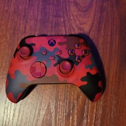 Xbox Wireless Controller Daystrike Camo Red