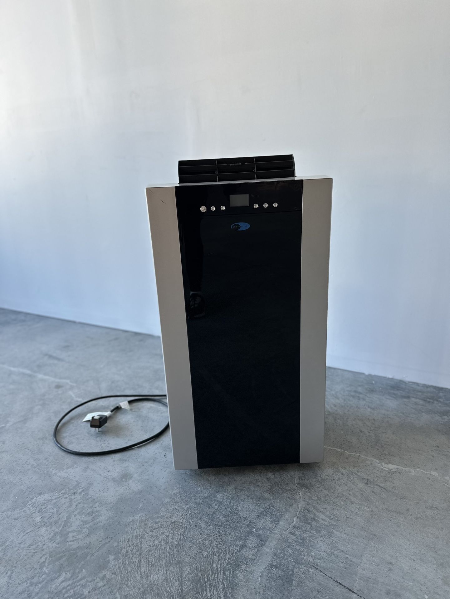 Whynter ARC-14S 14,000 BTU Dual Hose Portable Air Conditioner with Dehumidifier and Fan
