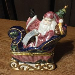 2002 Avon Ceramic Hinged Christmas Cheer Trinket Box Santa On A Sleigh