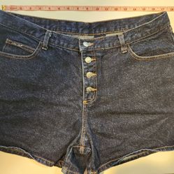 Women's button down jean shorts size: 19