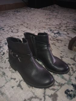 Boots Ortho line Size 8.5