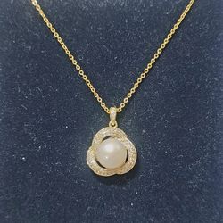 White Sapphire and Pearl Necklace & Pendant