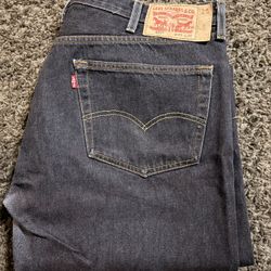 Charcoal Levis 501