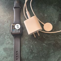 Apple Watch Se In Good Condition Unlocked