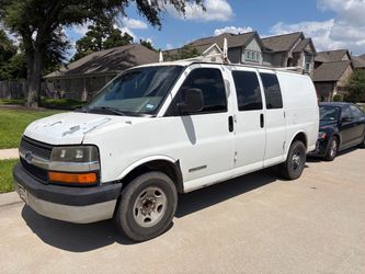 2005 GMC Savana 3500 Cargo Van