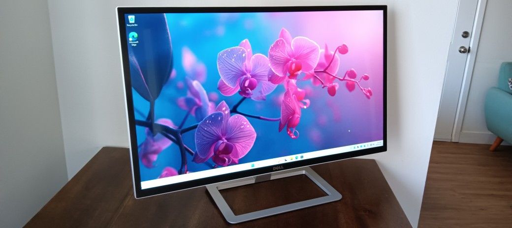 Dell 32 Inch Full HD IPS LCD / LED Computer Monitor