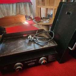 Blackstone Adventure 22” griddle with Hood