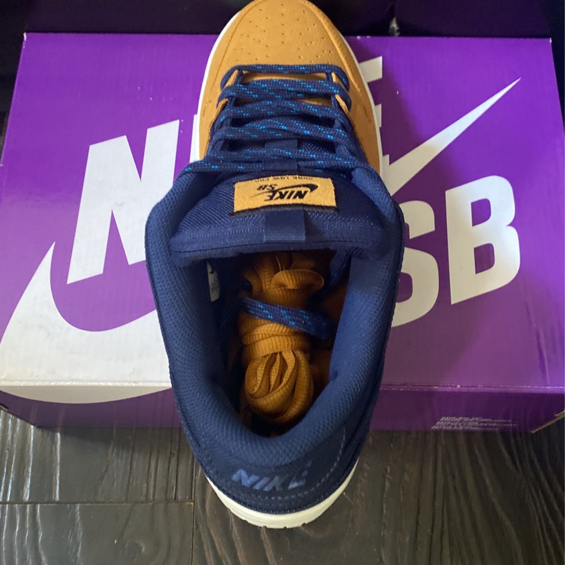 NIKE SB DUNK LOW JANSPORT $180