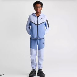 Nike Tech 