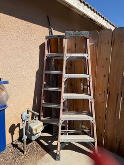 Werner Fiberglass Step Ladder