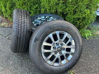 Brand new Toyota wheels, size: 265/65 R18