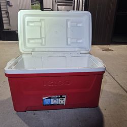 Igloo 48 QT Laguna Ice Chest Cooler, Red