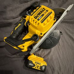 Dewalt Circular Saw XR And 5ah Battery