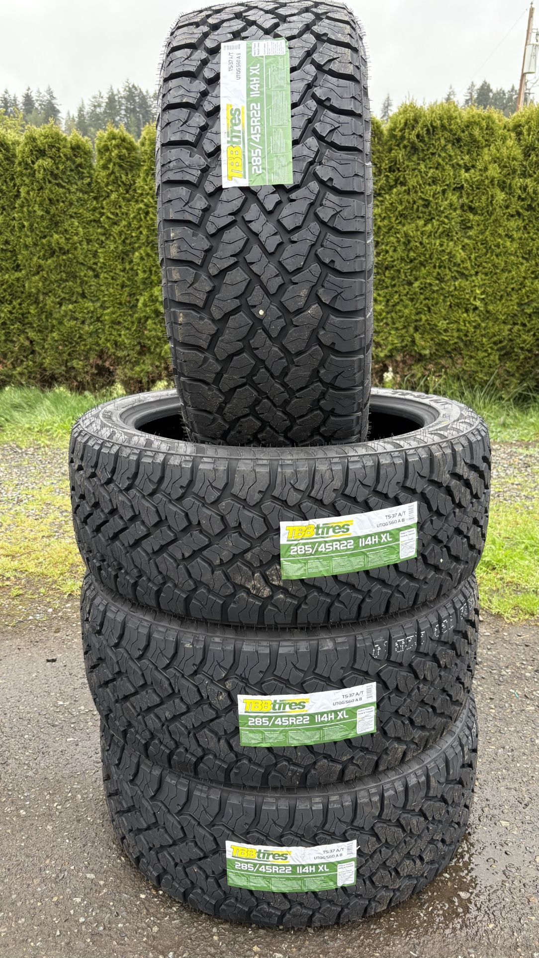Set 4 BRAND NEW 285/45r22 tires