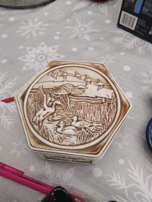 Avon. Vintage 1980. 20.00