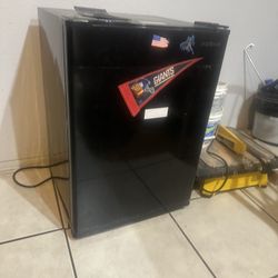 Mini fridge