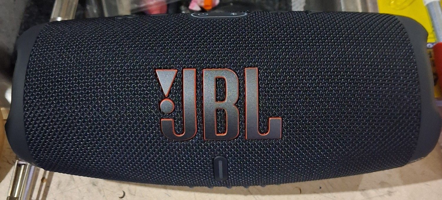 JBL Charge 5 