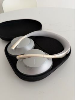 Bose Noise Cancelling Headphones 700