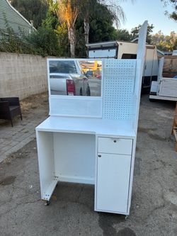 Desk Workstation on wheels
