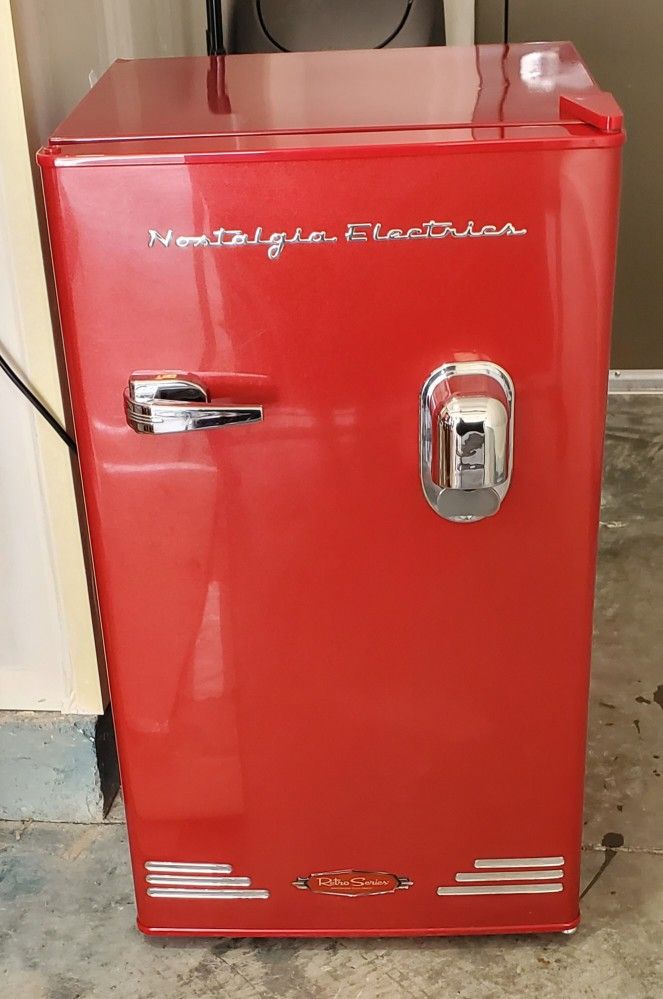 NOSTALGIA ELECTRICS RED MINI FRIDGE