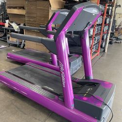 Life Fitness Treadmill 
