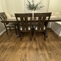 Dining Room Table with Chairs 