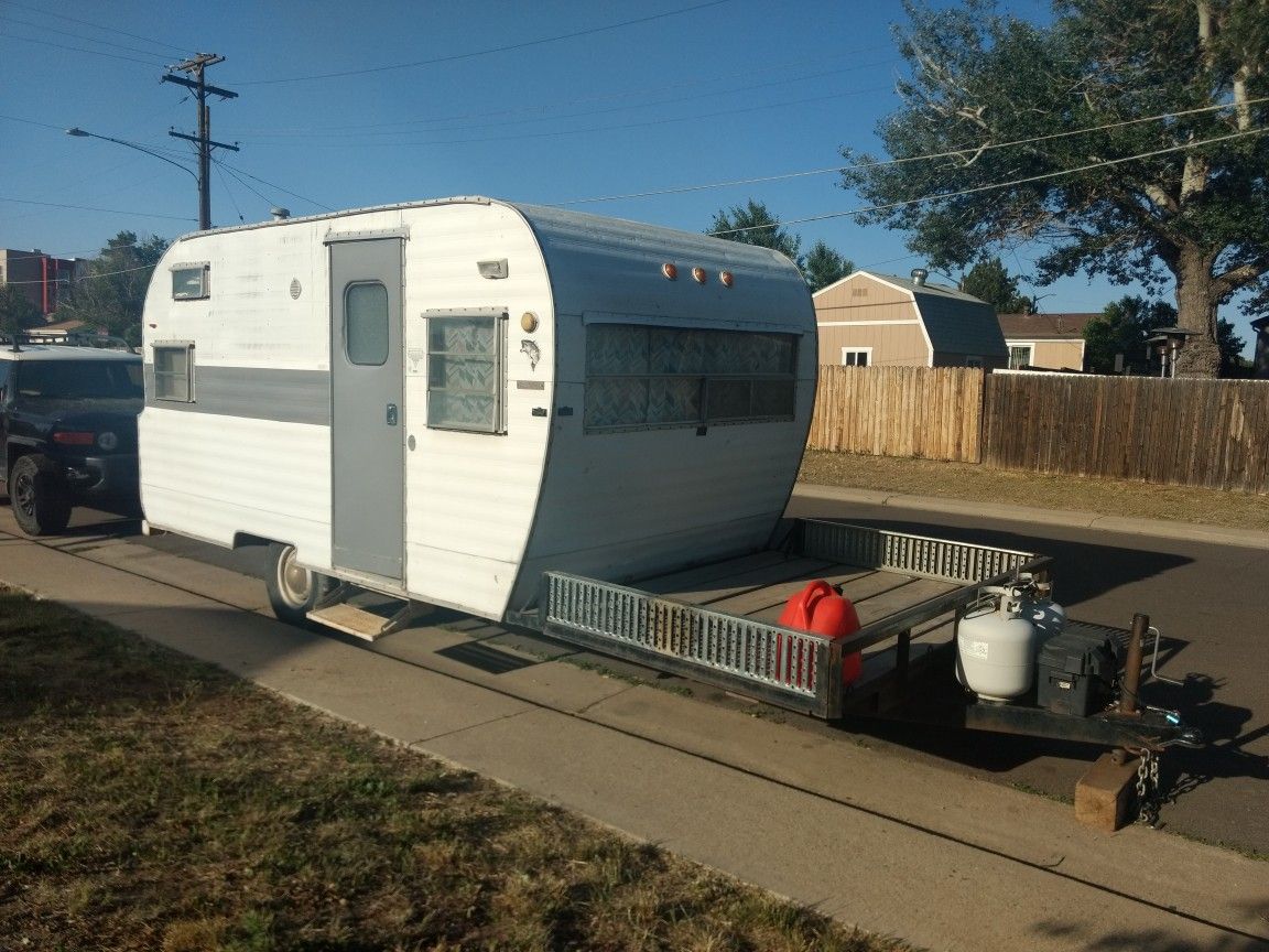 Vintage Travel Trailer / Toy Hauler