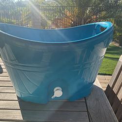 Igloo 20 Qt Blue Party Bucket Ice Beverage Cooler w/ Handles & Drain Spout