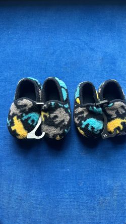 Toddler Dinosaur House Slippers Brand New