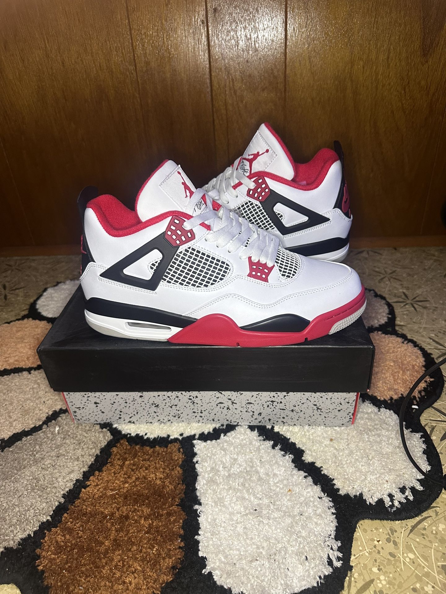 Jordan 4 Fire Reds