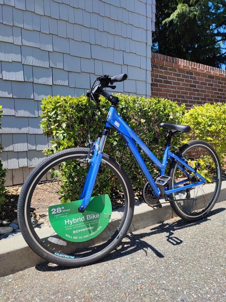 700c Schwinn Hybrid Woman's Bike