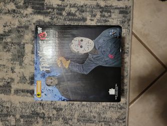 New Friday The 13th Jason Voorhees Collectible Mini Bust