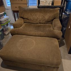 FREE Loveseat & Ottoman