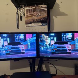 Dual Monitor with monitor arms