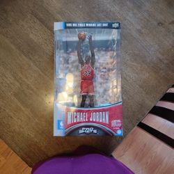 Michael Jordan 1998 NBA Finals Winning Last Shot Collectable Figure 