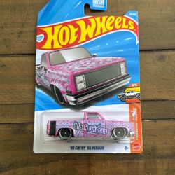 Hot Wheels - 83’ Chevy Silverado -