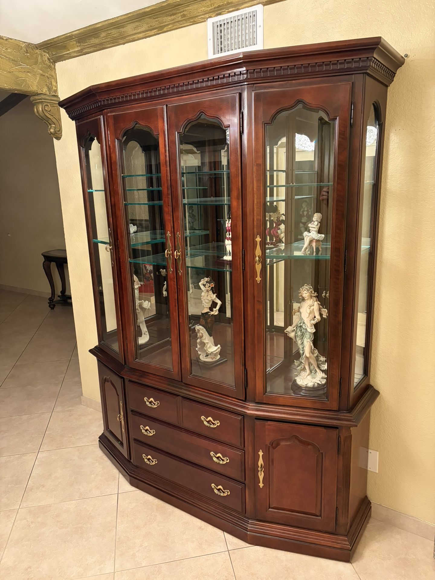 Thomasville China Cabinet