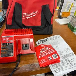 M12 and M18 12-Volt/18-Volt Lithium-Ion Multi-Voltage Battery Charger 