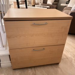 End table real wood, with lock drawers with keys, very clean, hardly used.