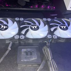 Thermaltake RGB 120mm PWM PC Case Fans (3 Pack) + Controller Hub