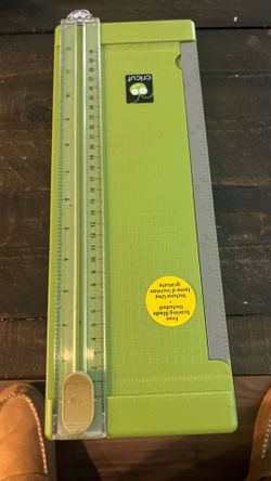 Paper trimmer