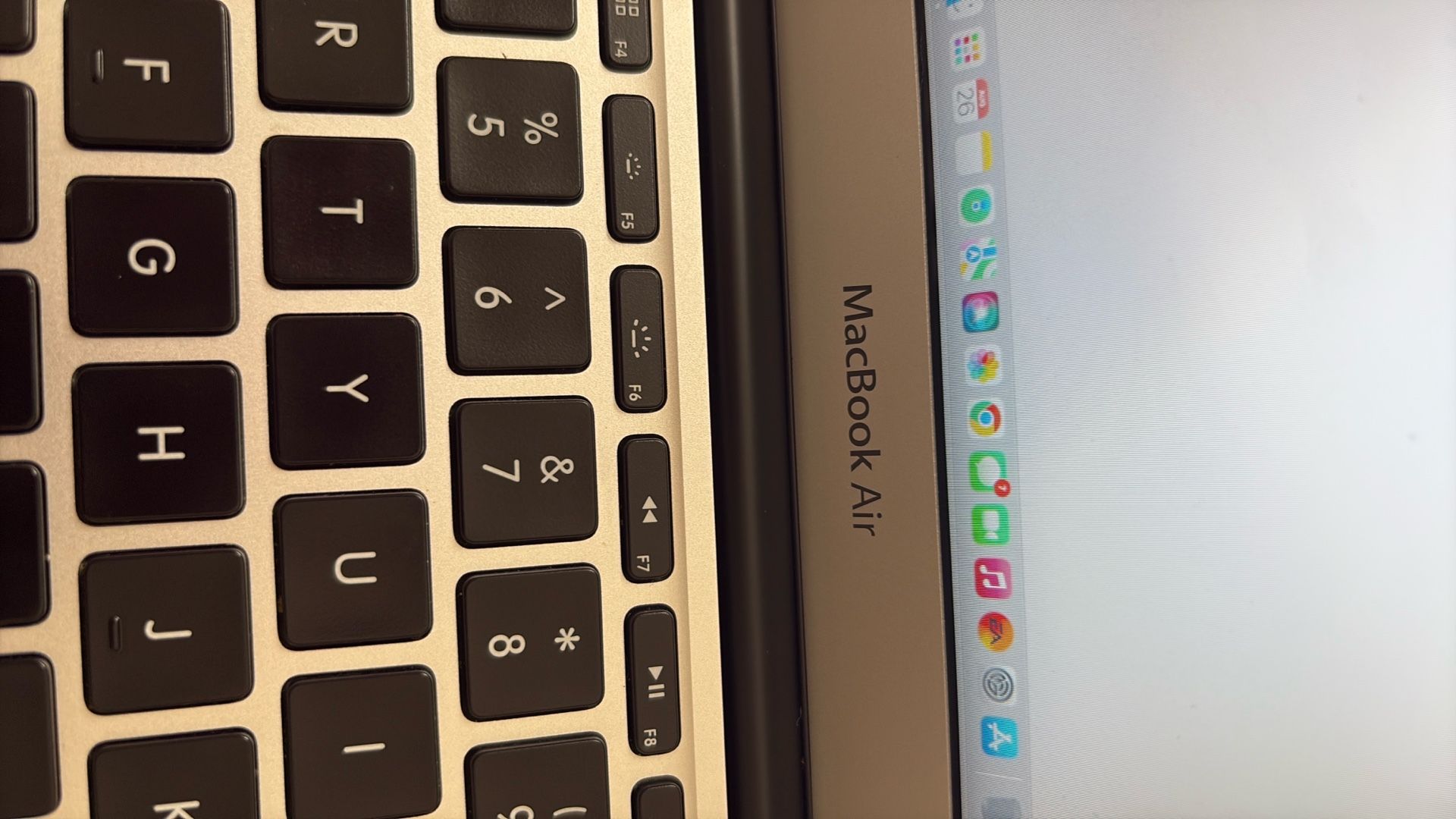 Macbook Air.