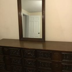 Free 9 drawer dresser (vintage). 