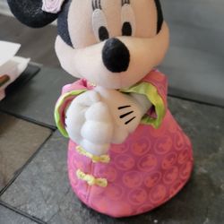 Hong Kong Disneyland MInnie