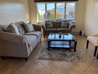 Beautiful Sofa, Loveseat & Glass Coffee Table – Excellent Condition