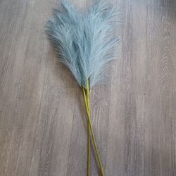 Faux Feathers Decor