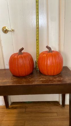 🍁NWT Fall Decorations 🍁Two 9”X10” Resin orange Pumpkins 🎃 Hobby Lobby 🎃