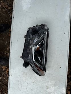 2016-2018 Toyota RAV4 headlight