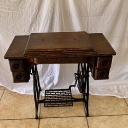 Antique Sewing Machine **PRICE REDUCTION**